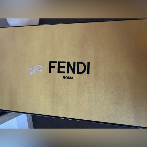 FENDI Feel Knot Slide Sandal. WOMENS. NEW IN BOX 7.5. /37.5. Authentic - Picture 14 of 16